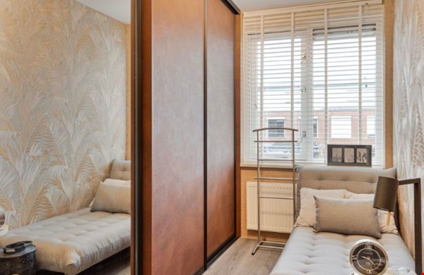 Een opgeruimde slaapkamer, een opgeruimd hoofd: zo pak je het aan